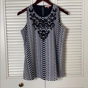 black & white sleeveless blouse